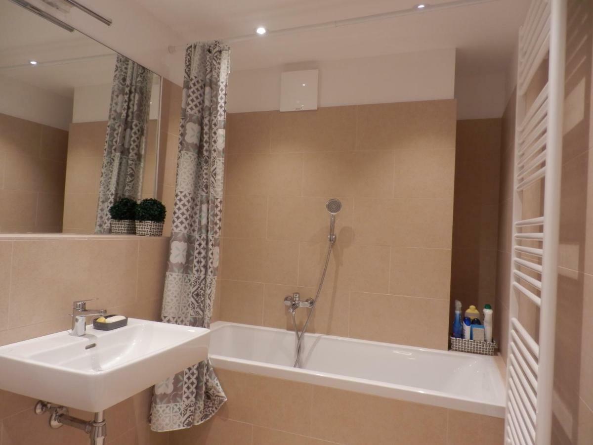 비엔나 Spacious, Modern 1-Bdrm Apt Near Vic & Austria Ctr 아파트 외부 사진