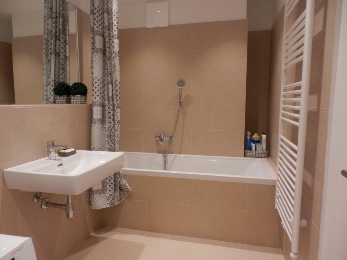 비엔나 Spacious, Modern 1-Bdrm Apt Near Vic & Austria Ctr 아파트 외부 사진