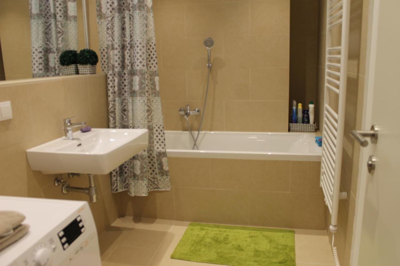 비엔나 Spacious, Modern 1-Bdrm Apt Near Vic & Austria Ctr 아파트 외부 사진